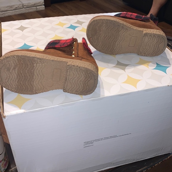 Stepping Stones boots - Picture 4 of 4